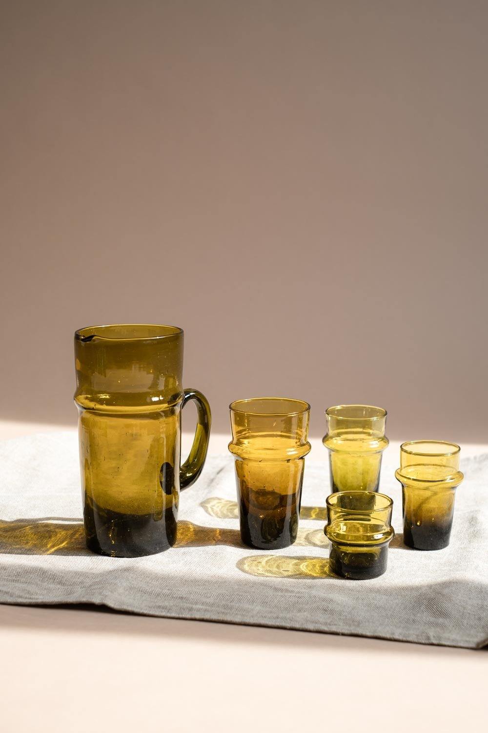 Gläser Beldi braun aus recyceltem Glas von Marokko